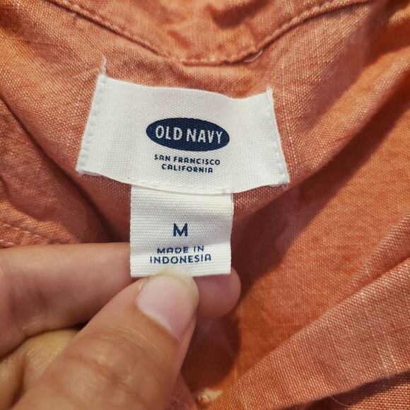 Old navy medium womens button down shirt - Picture 6 of 8